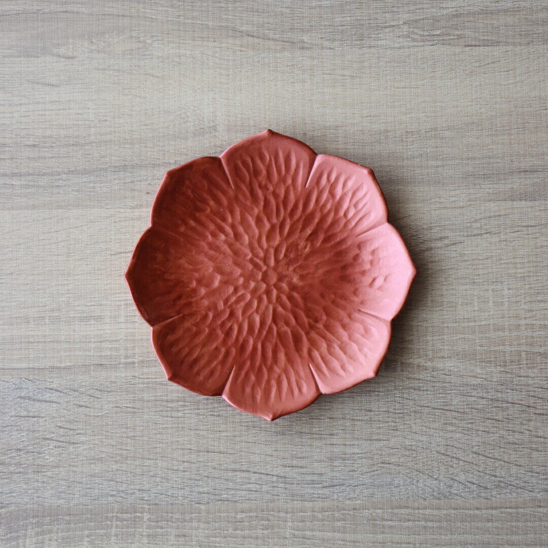 Blomsterformet tallerken Rød 16cm