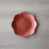 Blomsterformet tallerken Rød 16cm