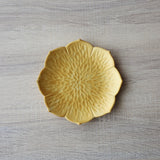Blomsterformet tallerken Guld 16cm