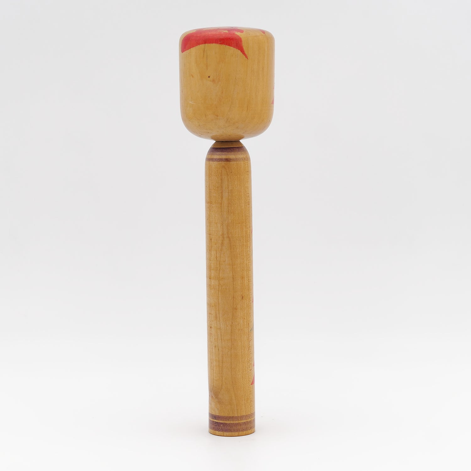 Lille Togatta Kokeshi af Kinu Asakura - Nr. 22